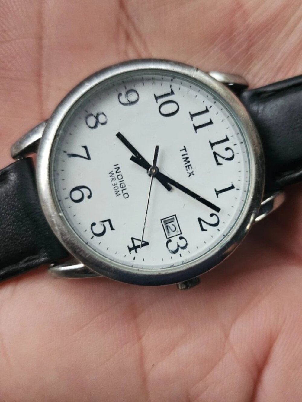 Vintage Timex Men Wrsitwatch Date Calendar Quartz Analog Indiglo Watch